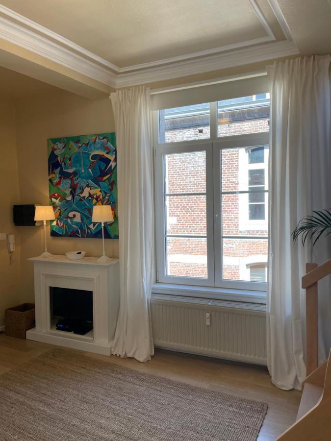 Apartamento Le 25, Duplex Elegant Au Coeur Du Pietonnier Historique Namur Exterior foto
